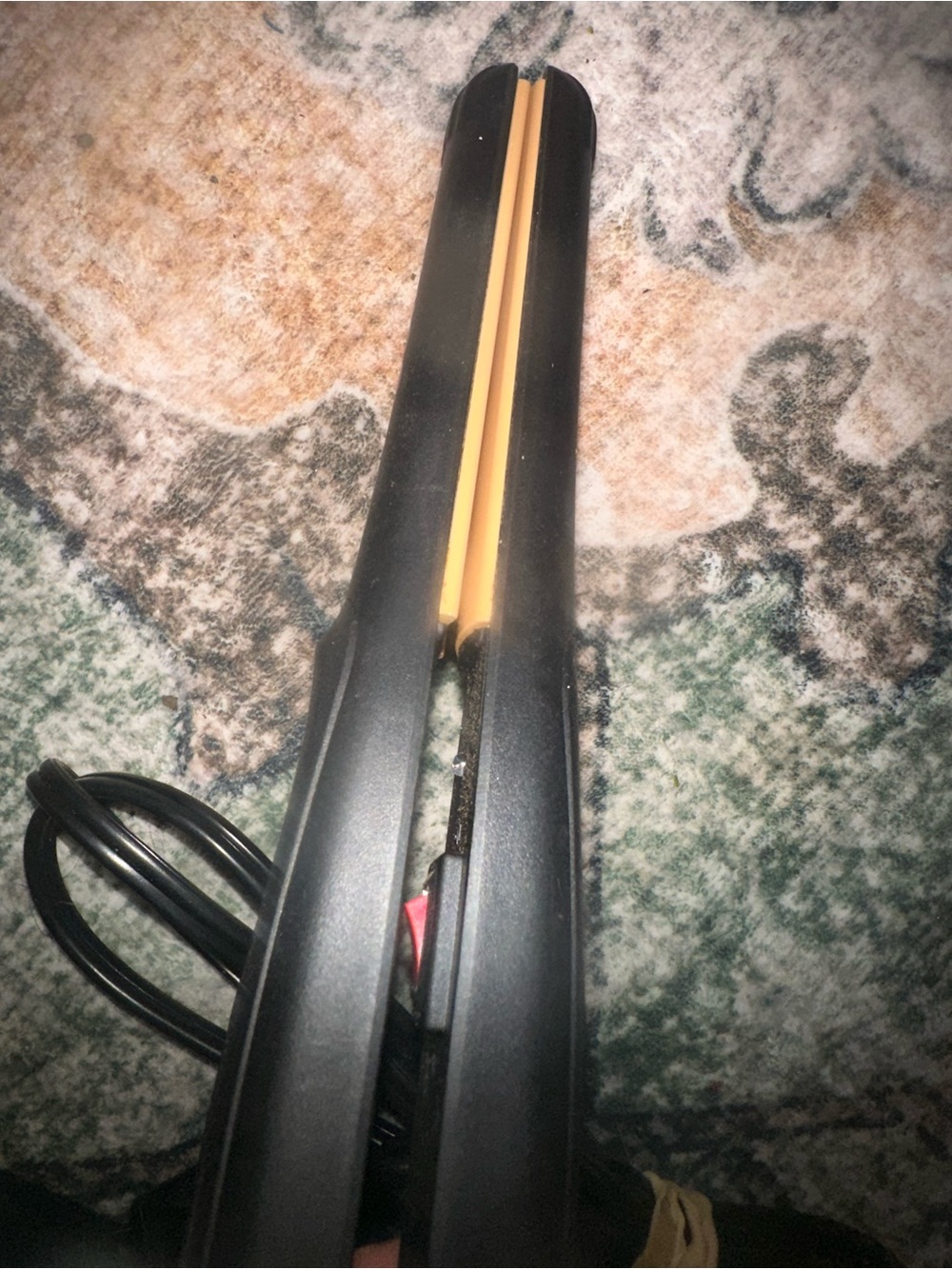Kiss Black & Yellow Ceramic Tourmaline Hair Straightener - Picture 7 of 10